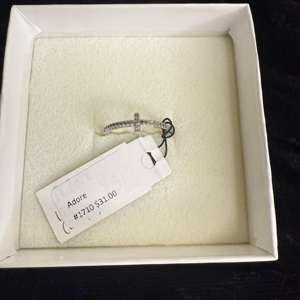 Premier Designs Adore Silver Cross Ring - Picture 3 of 3